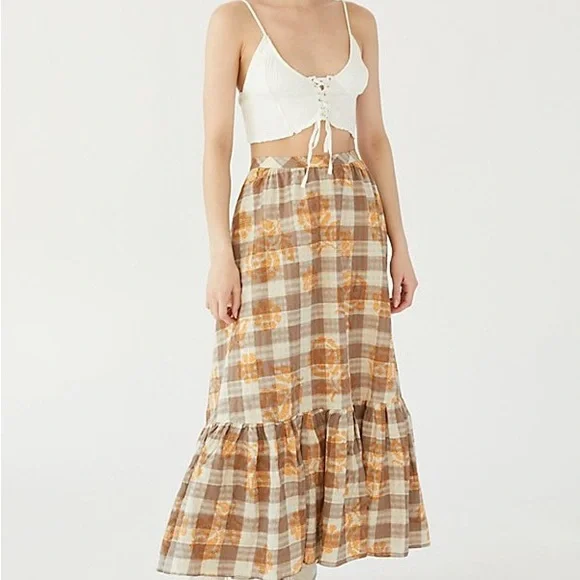 SOLD! Urban Outfitters Plaid Floral Ruffled Prairie Maxi Skirt S Western - Picture 3 of 8